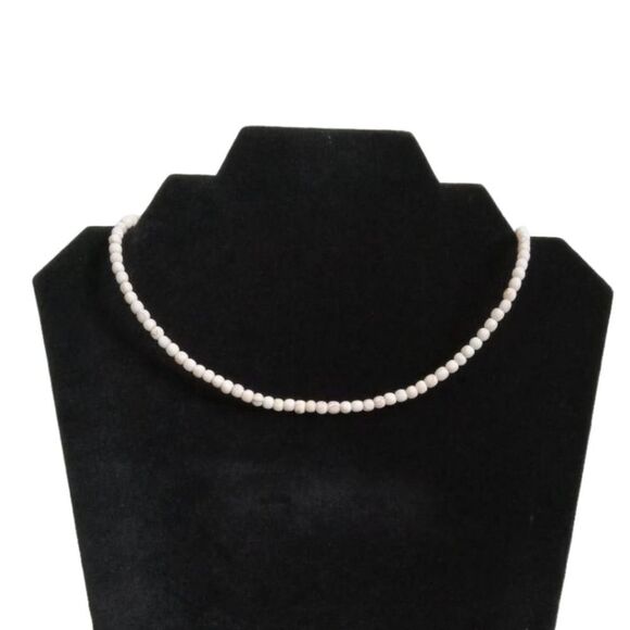 Off White MOP Shell Round Beaded Lightweight Single Strand Choker Style Necklace - Picture 1 of 9